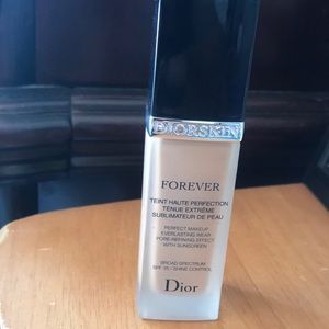 Dior foundation ! Shade 30